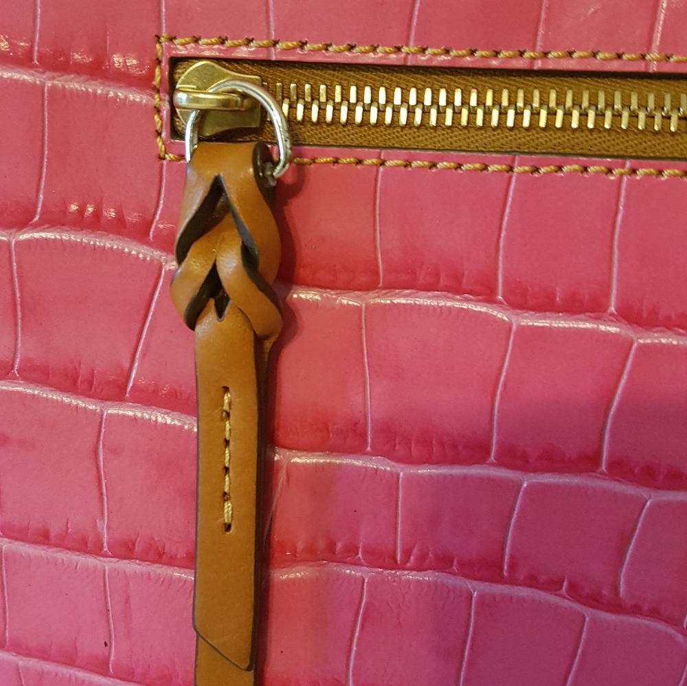 Dooney n Bourke NWT  Croco sm Kiley hobo hot pink - Picture 14 of 14